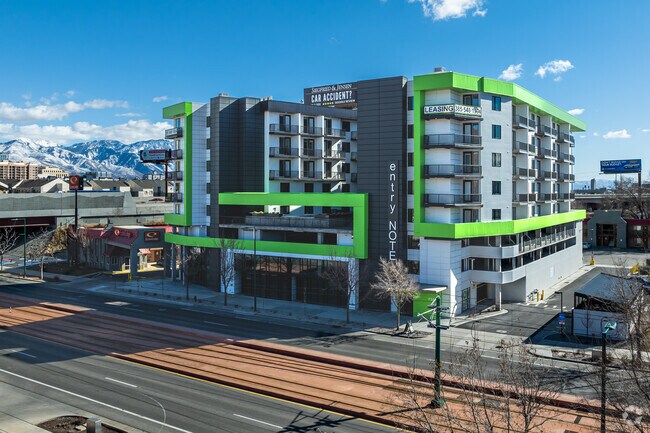 Primary - Entry Note Apartments