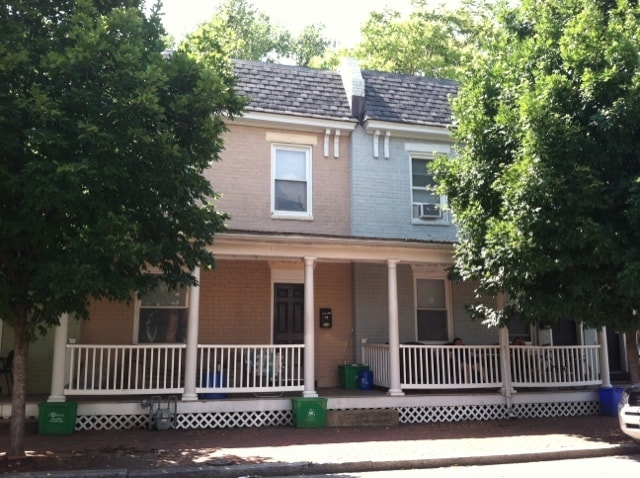 20 S Plum St