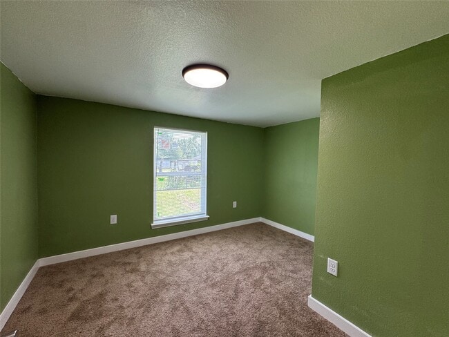 Photo - 10437 Barnham St