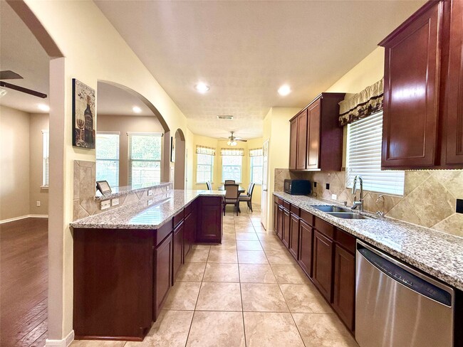 Photo - 2814 Ridgeglen Ln