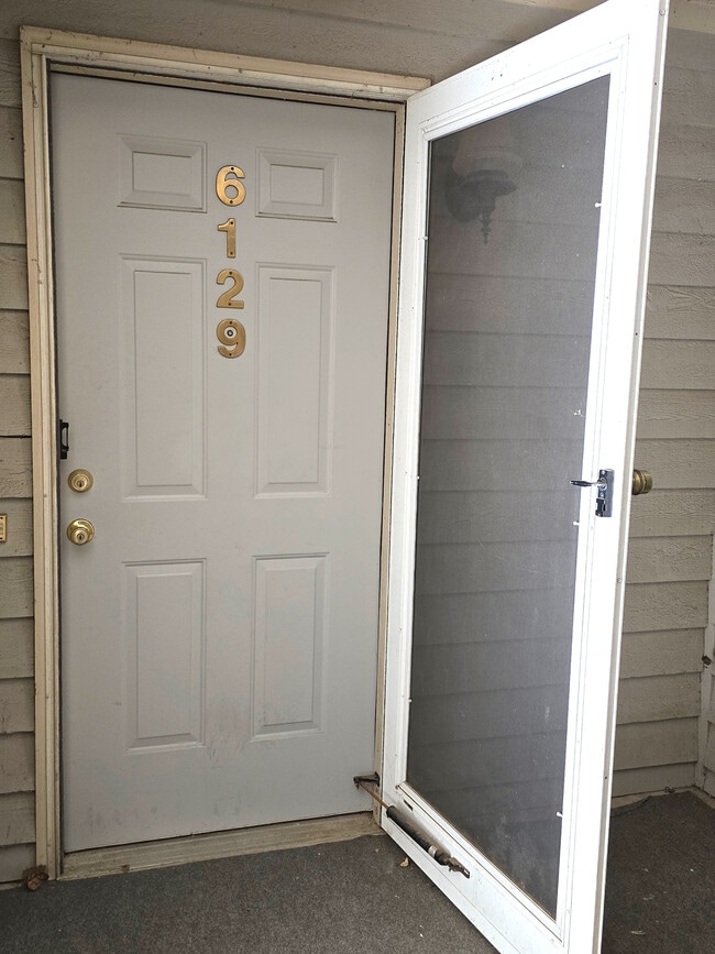 Photo - 6129 Old Plank Rd