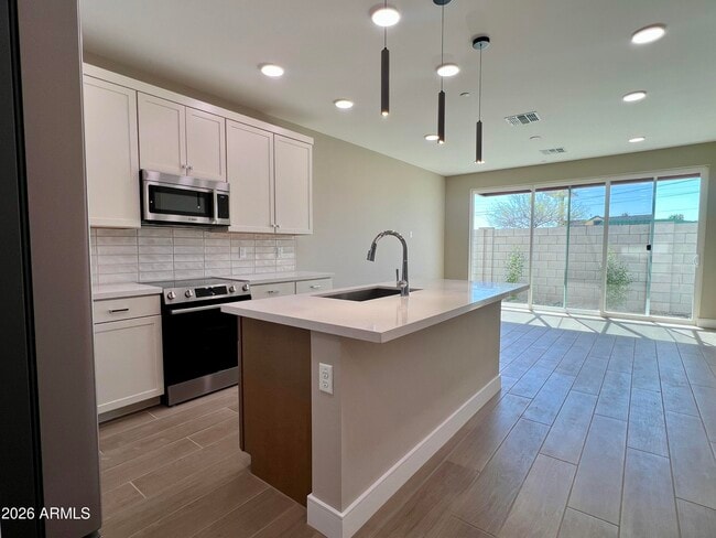 Photo - 1015 E Pasadena Ave