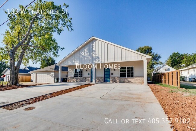 Photo - 133 W Thatcher St