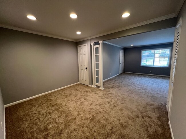 Photo - 3057 Pharr Ct N Northwest Unidad G2