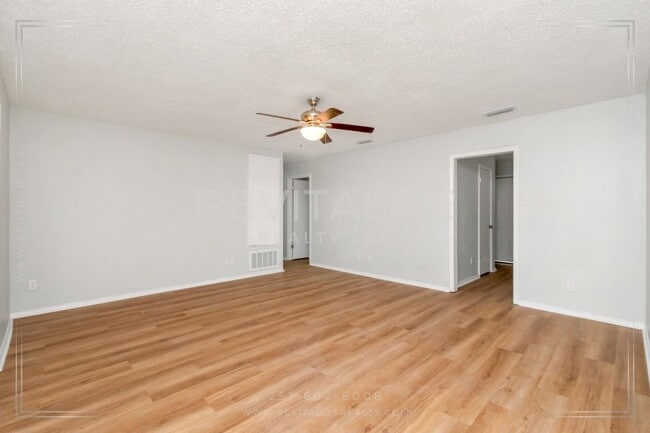 Photo - 5728 Post Oak Ct