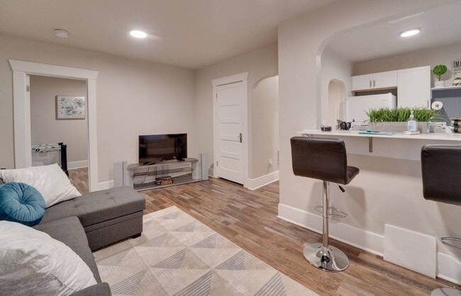 Photo - The Garland Suites (Furnished)