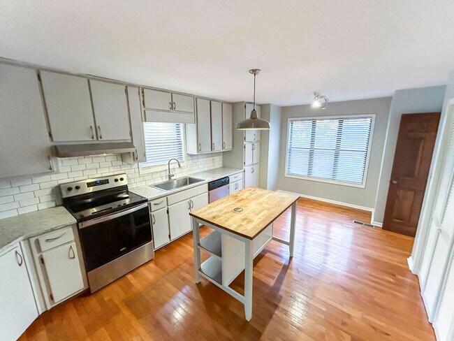 Photo - Fantastic 3 BR/3 BA Woodland Retreat in Smyrna!