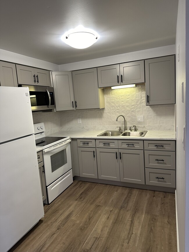 Photo - 268 Robert Dr Apartments Unit 3