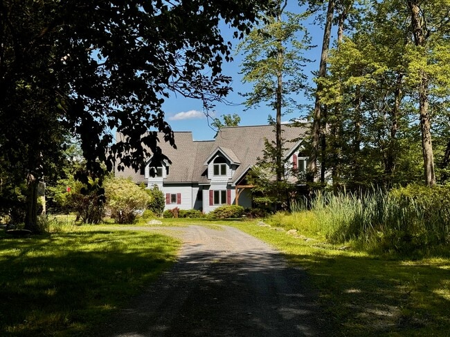 Photo - 66 Fiddlehead Ln House
