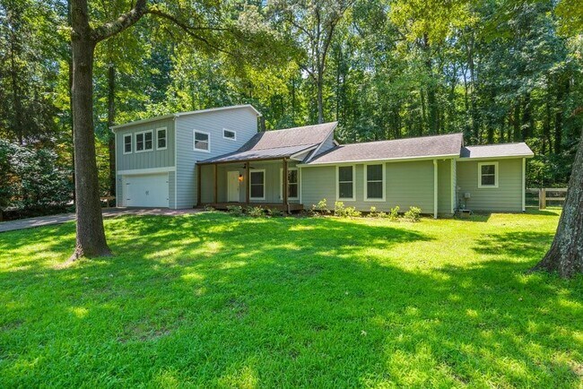 Photo - 2681 Ravenoaks Pl