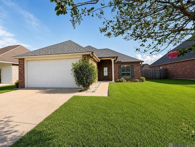 Building Photo - 40325 Coldwater Landing