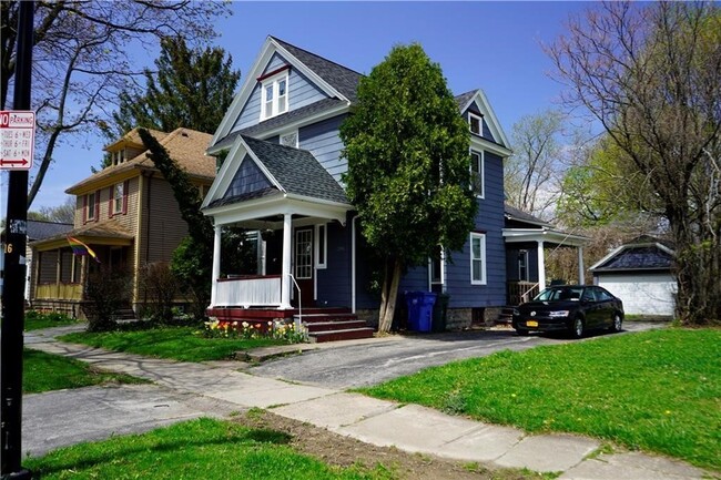 Building Photo - 246 Cypress St Rental