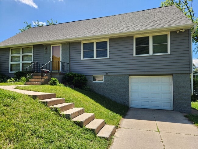 Building Photo - 5901 Charles St