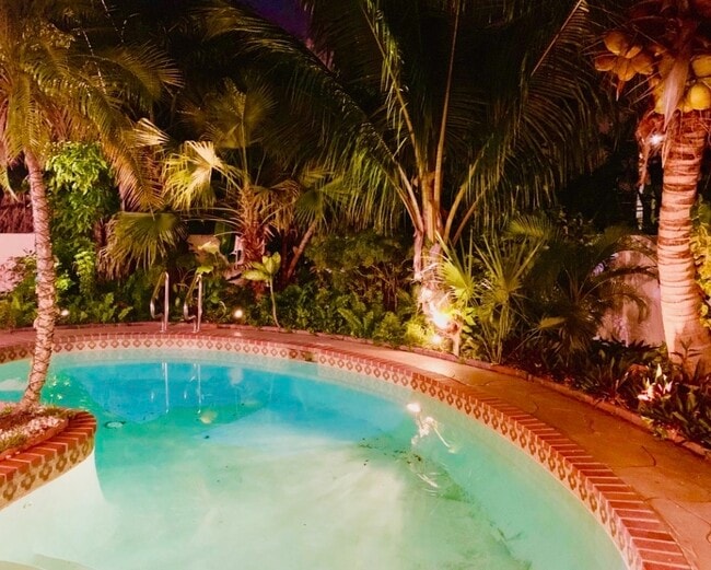 Photo - 109 SW 8th St