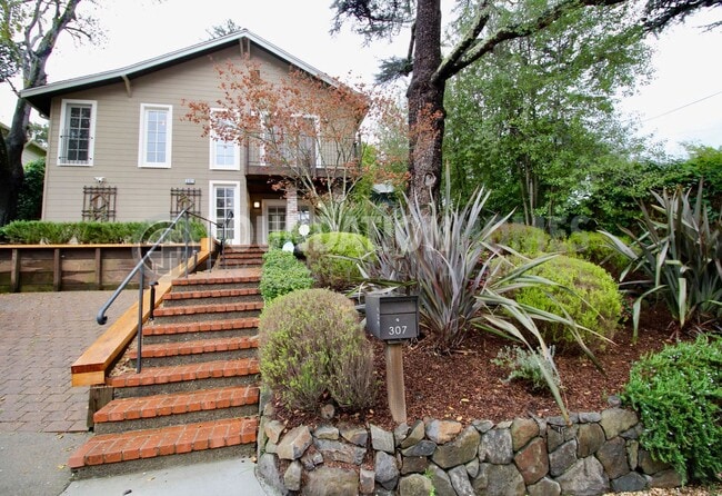 Building Photo - Charming Mill Valley Home with Backyard Office – Prime Boyle Park Location, Just a 5-Minute Walk ...