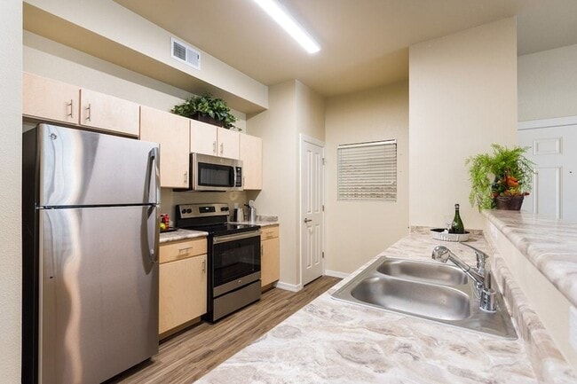 Flats-at-Ridgeview-28-min - The Flats at Ridgeview