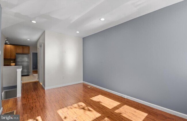 Photo - 1911 72nd Ave