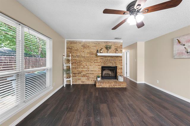 Building Photo - 721 Oakwood Ln Rental