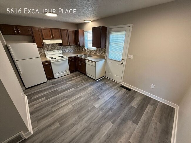 Photo - 5616 Excalibur Pl