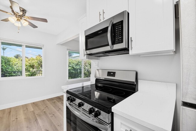 Building Photo - 3525 2nd St Unit 9