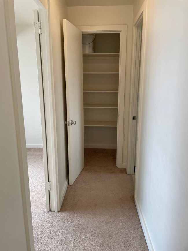 Photo - Makiki - Thurston Ave - 1 Bdrm/1 Bath - $1... Unit E
