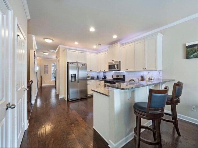 Photo - 1197 Lavista Cir NE