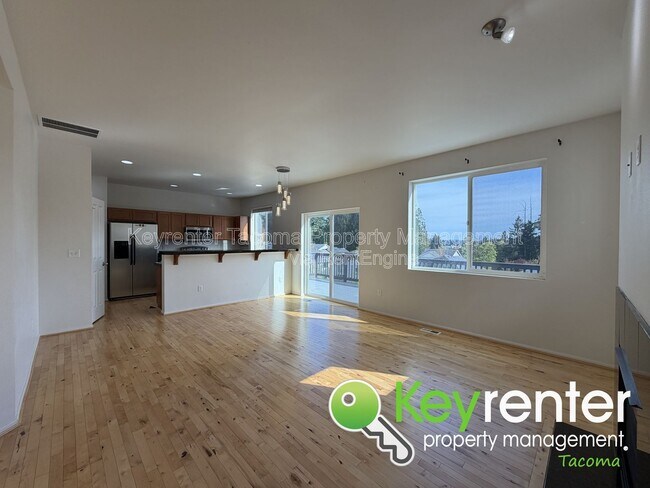 Photo - 1093 Ebbets Dr