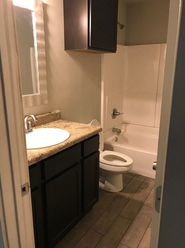 Building Photo - 508/510 S Duncan Ave Unit 508 S Duncan Ave