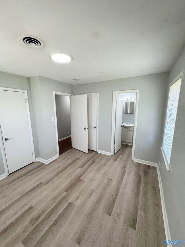 Photo - 2208 Glen Iris Cir NW