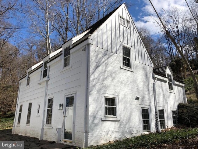 Building Photo - 1243 Bryn Tyddyn Dr Rental