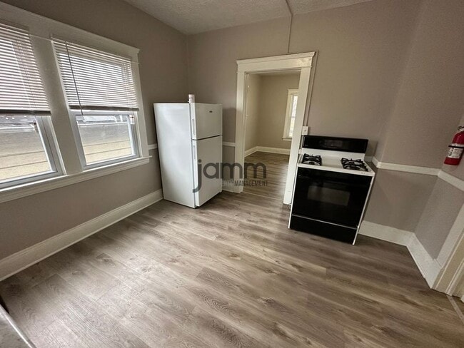 Photo - 3026 Monroe Ave