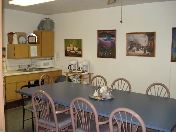 Community Room kitchen - Country Knoll