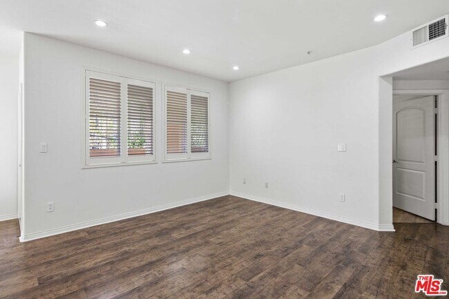 Photo - 360 W Ave 26 Unit 126