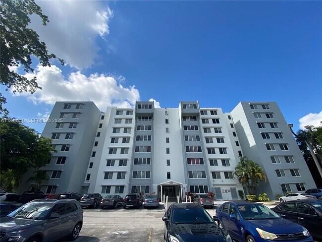 Photo - 9143 SW 77th Ave Unidad B705