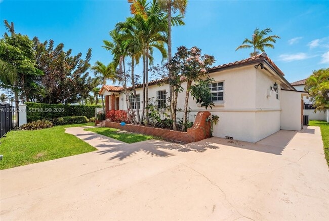 Photo - 9000 SW 40th Terrace