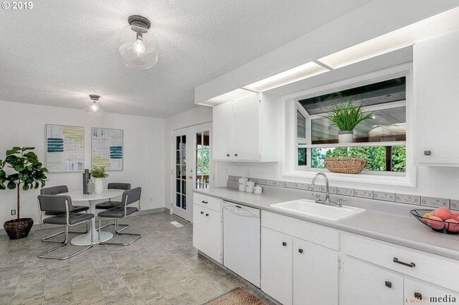 Photo - Laurel House Unidad House