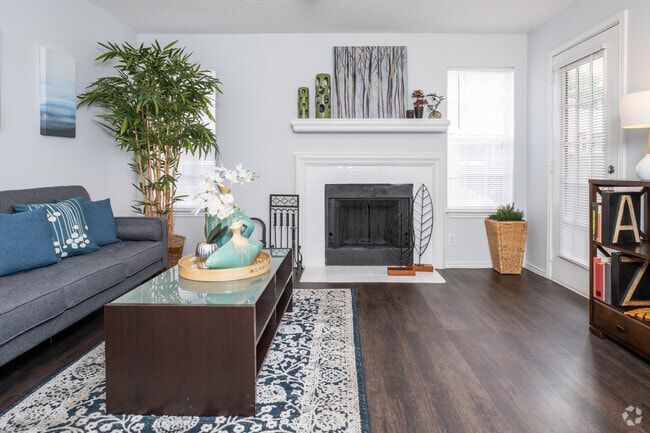 1BR, 1BA - 558SF