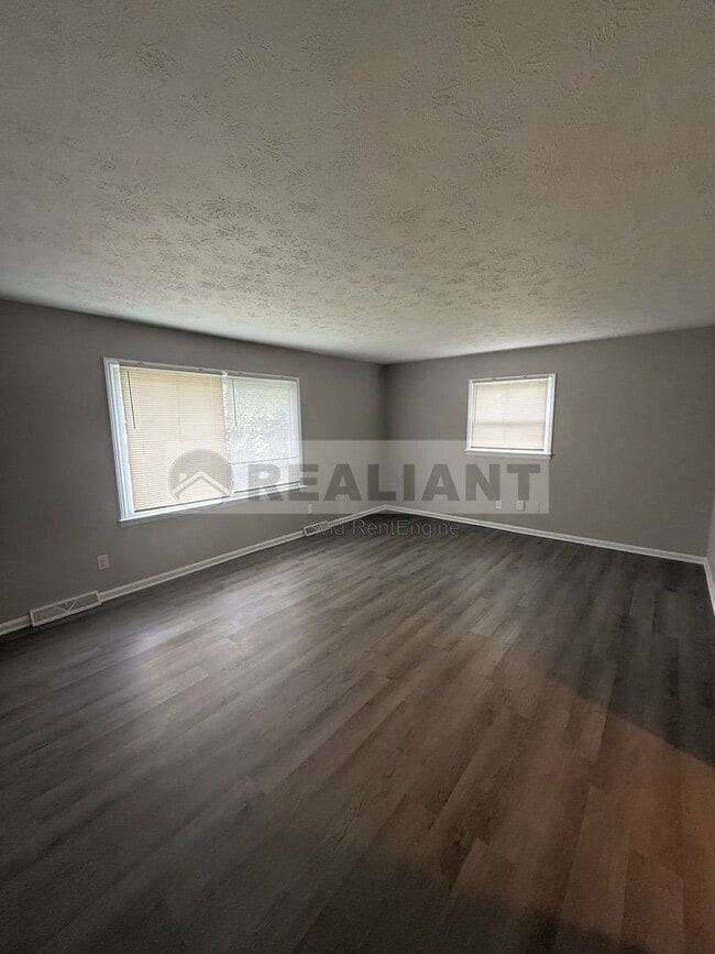Photo - 1684 Hill View Pl
