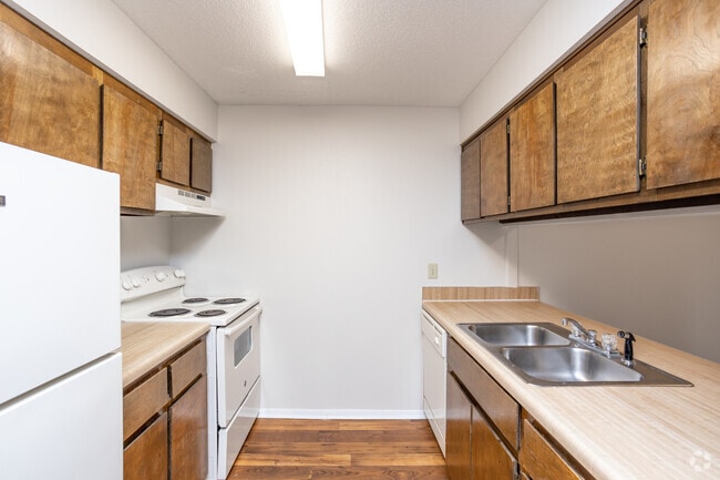 1BR, 1BA - 720SF - Kitchen