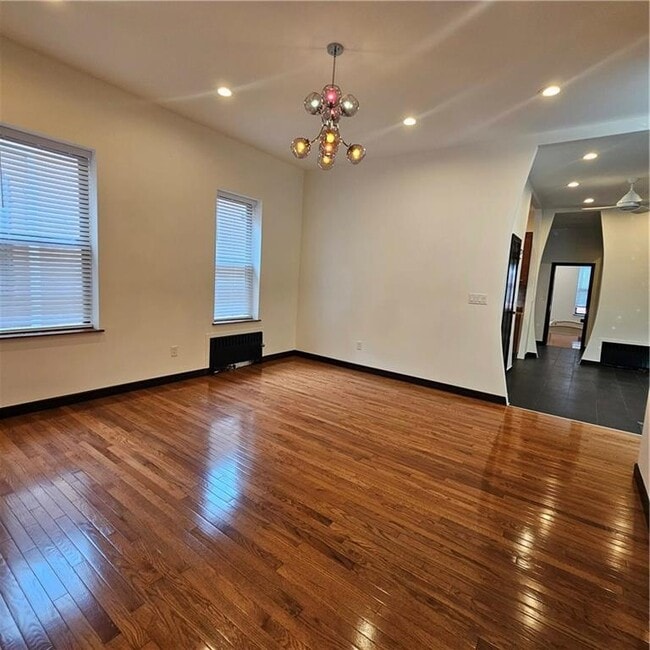 Photo - 1535 E 31st St