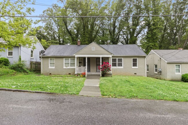 Building Photo - West Side - Close to Atlanta Belt Line - $... Rental