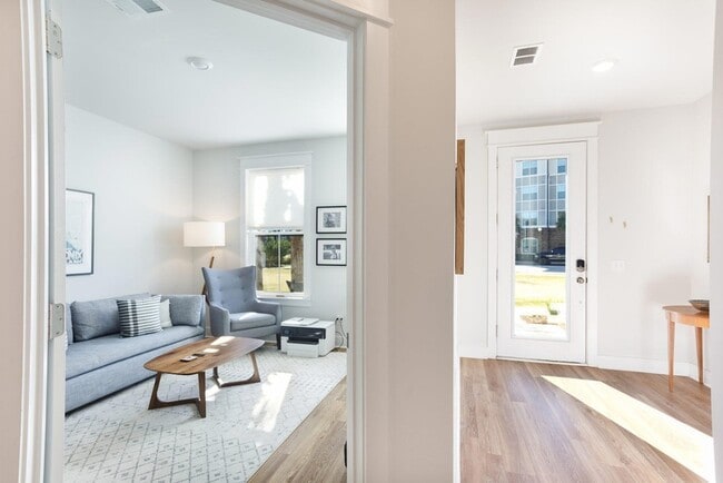 Photo - 1515 Martel St