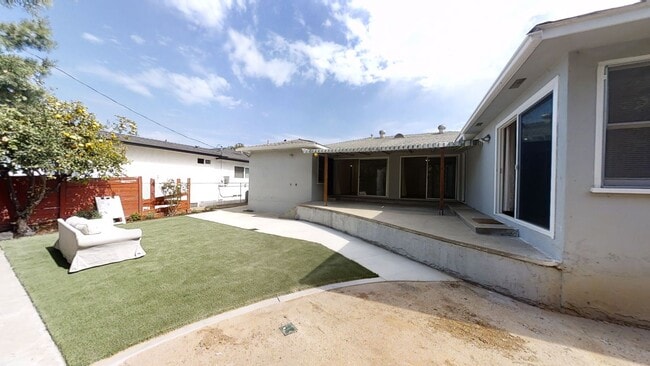 Photo - Nice Patio, Private Yard on Mary Lane! (Le...