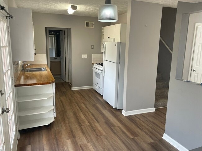 Photo - 104 Taylor Knoll Way