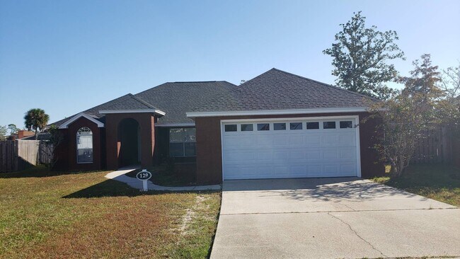 Large 3Bed/2Ba Brick Home in a Quiet Neighborhood Near Downtown! - Large 3Bed/2Ba Brick Home in a Quiet Neighborhood Near Downtown!