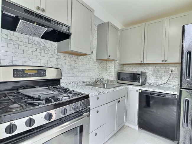 Photo - 46 N Gilmore Blvd