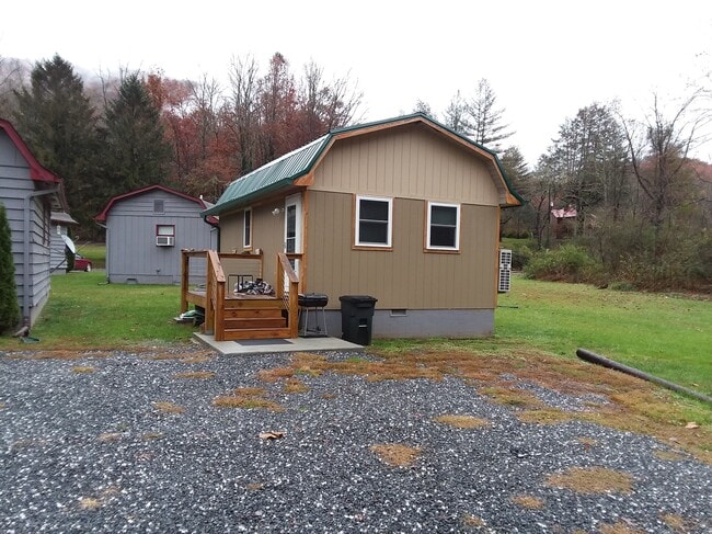 Building Photo - Unit #6 - Cullowhee Cabins & Cottages
