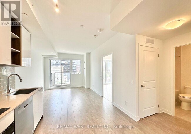 Photo - 543 Richmond St W Unit 808