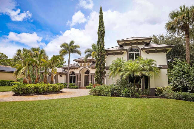 Photo - 1296 SE Colony Way