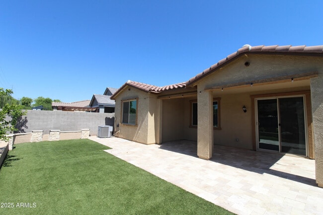 Photo - 637 E Buckingham Ave